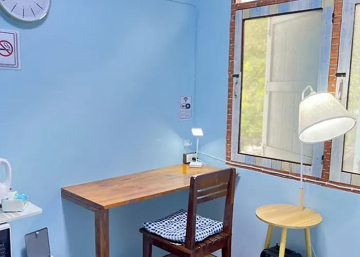 214 Lovely With Fan, Private Bathroom And Wifi 曼谷